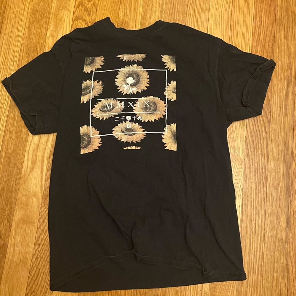 Black rue21 tee